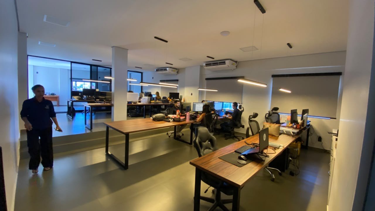 Sala de trabalho do escritório da Natural Poços Artesianos em Boa Vista