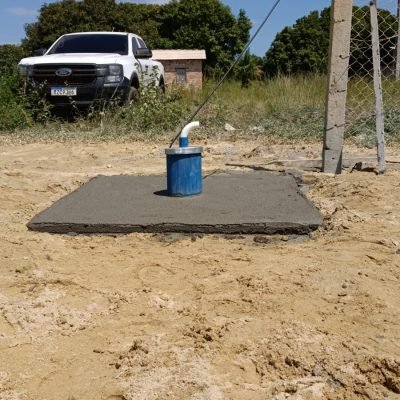 Poço tubular concluído com laje de proteção em Boa Vista